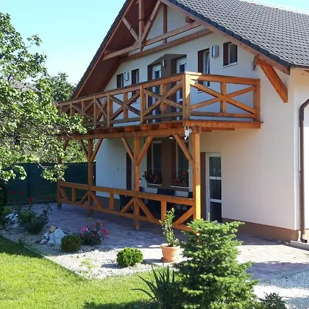 Flower Bike Affittacamere Štúrovo